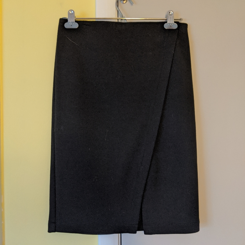 Black pencil skirt with split